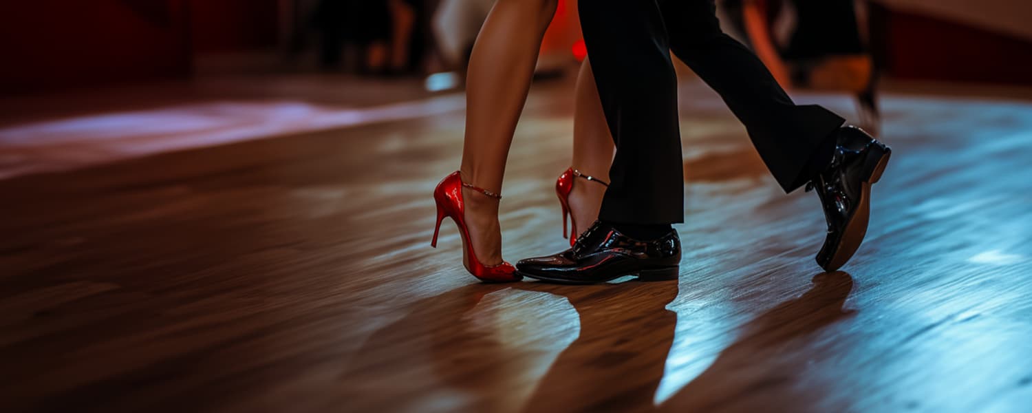 Experience the energy and community at Salsa Zuidas. Sign up for a try-out class today and discover how salsa and bachata can change your life, one step at a time.
